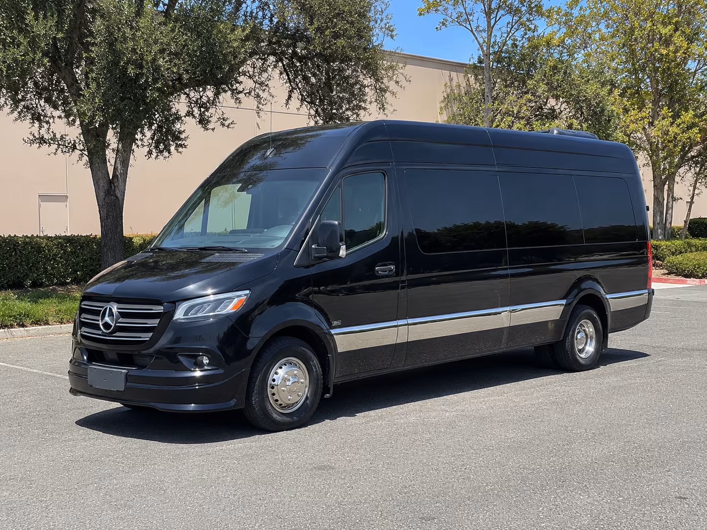 find the perfect transportation for your next corporate event 3